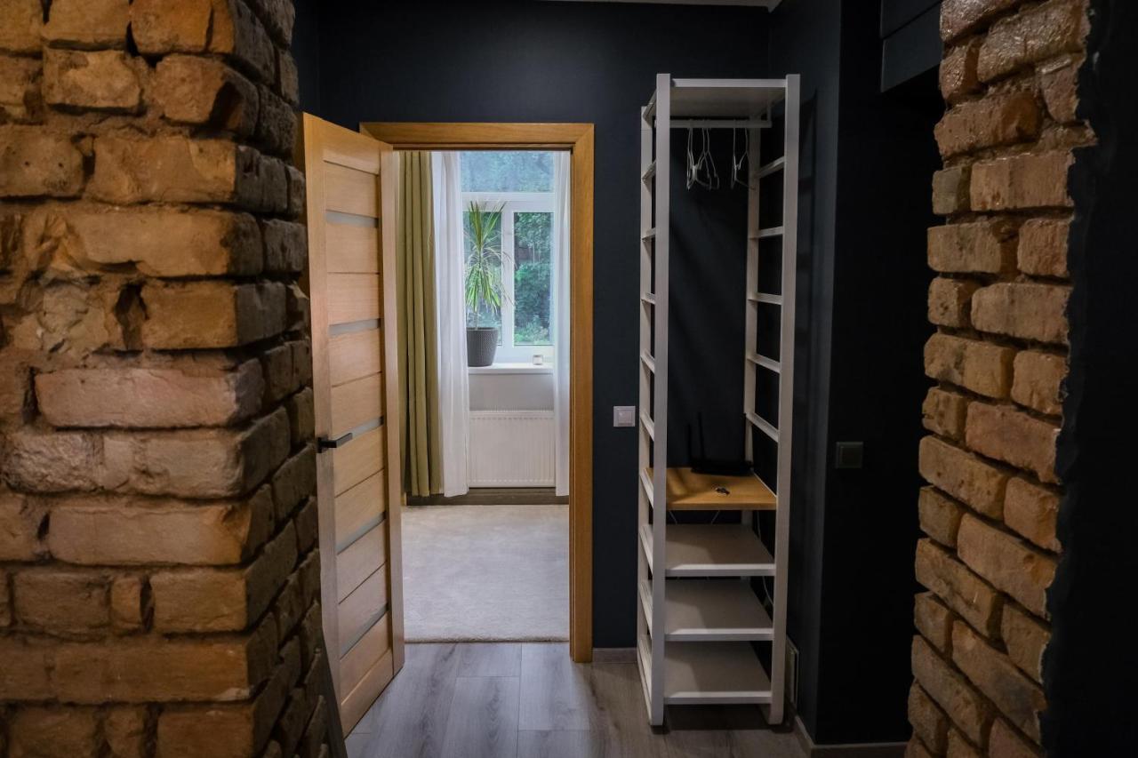 Apartamento Silti, Atjaunoti Dzivokli Tuvu Centram - 1St Floor Riga Exterior foto