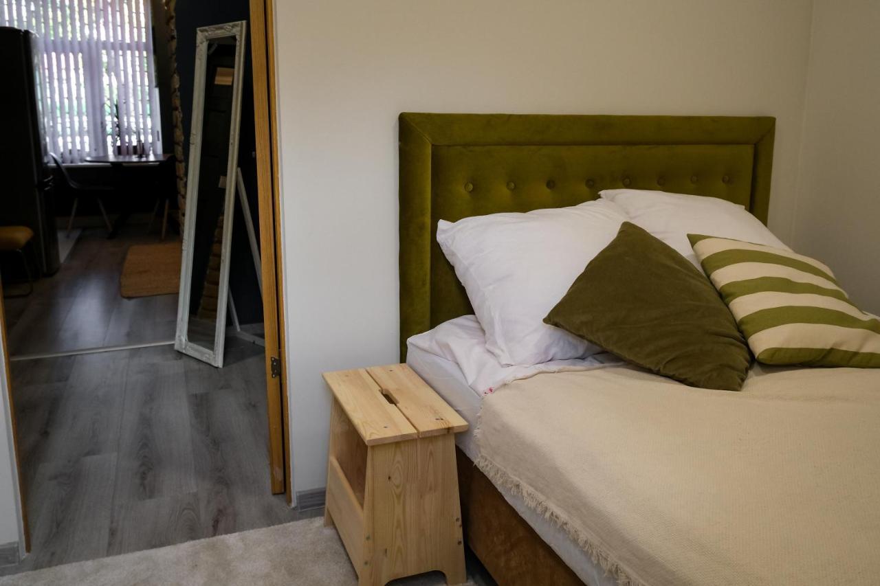 Apartamento Silti, Atjaunoti Dzivokli Tuvu Centram - 1St Floor Riga Exterior foto