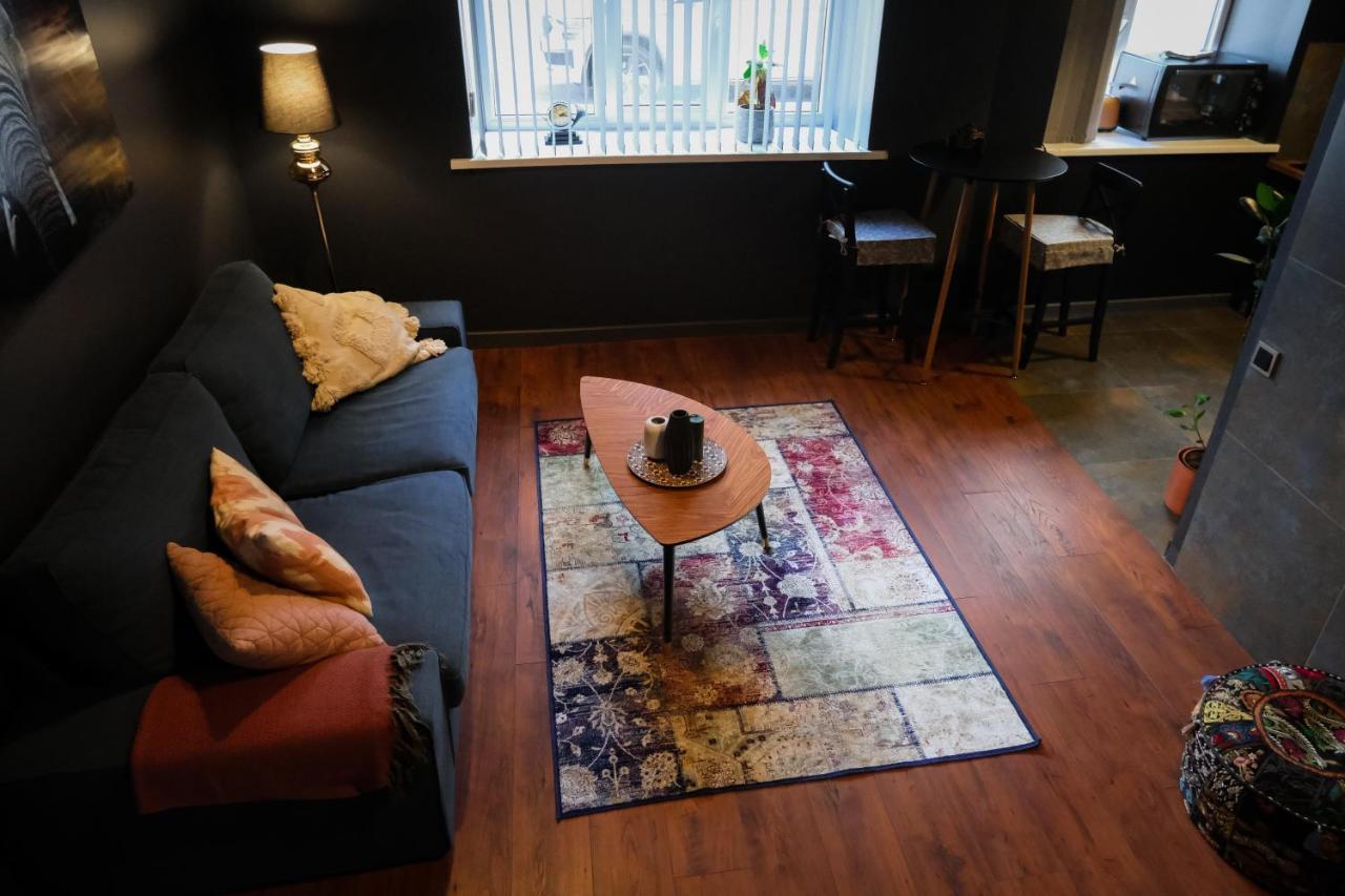 Apartamento Silti, Atjaunoti Dzivokli Tuvu Centram - 1St Floor Riga Exterior foto