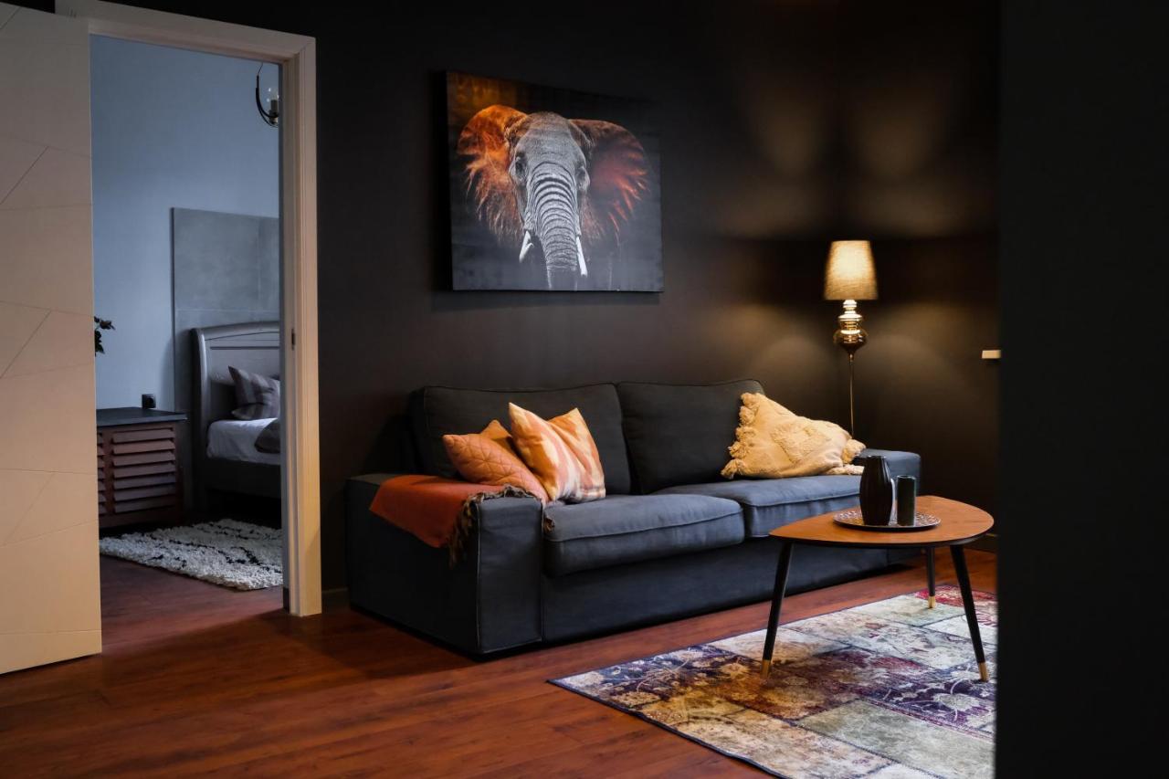 Apartamento Silti, Atjaunoti Dzivokli Tuvu Centram - 1St Floor Riga Exterior foto